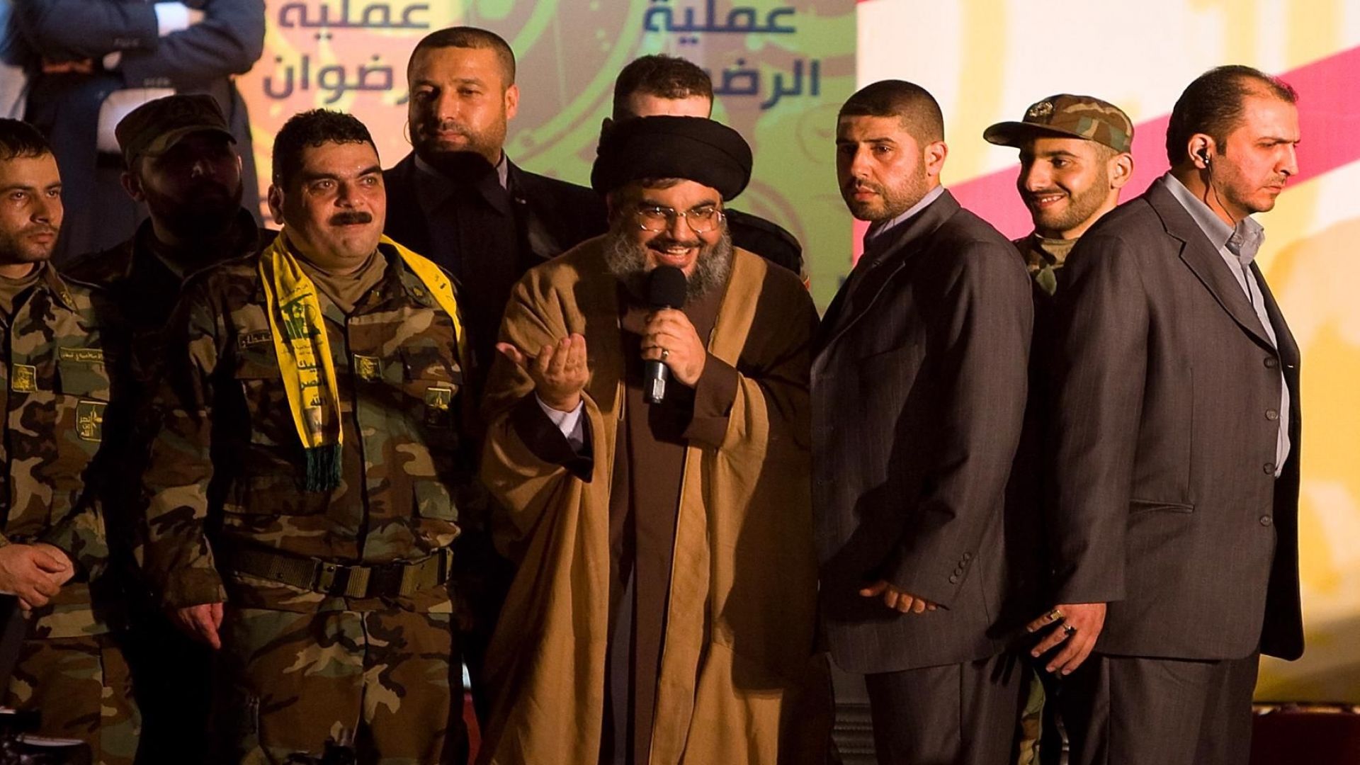 Великобритания обяви че смята да забрани всички крила на организацията