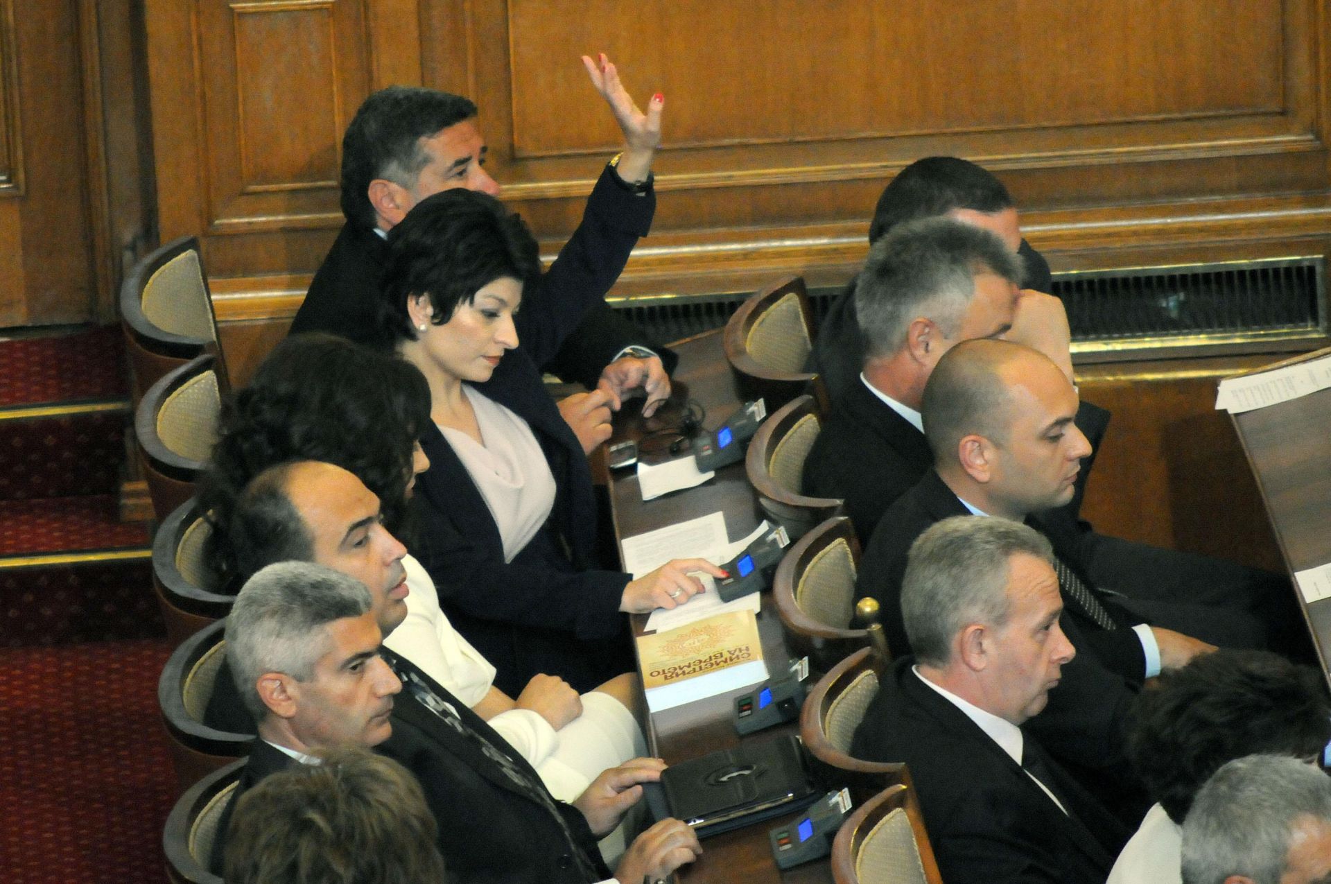 Парламентът прие окончателни промени в Закона за концесиите, улесняващи концесията на летище "София"