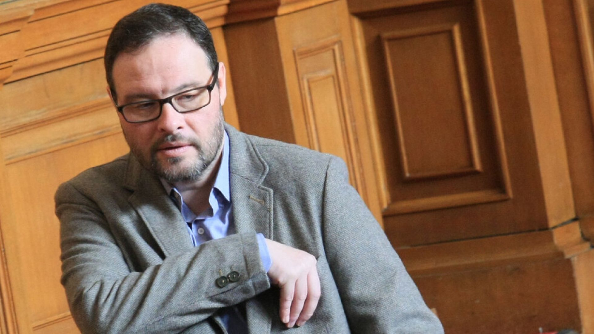 Да бъдат проверявани доходите и декларирано имуществото и членството в