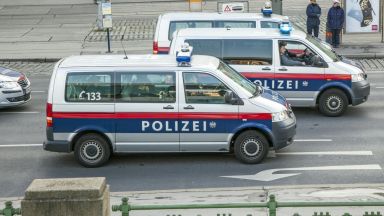 Българин превозвал петима бежанци в автомобила си бе арестуван в