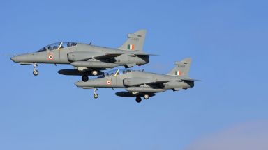 Пакистан заяви, че е свалил два индийски самолета