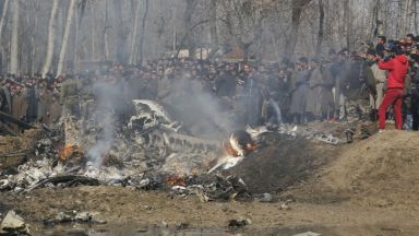 Военна ескалация между Индия и Пакистан, и двете ядрени сили тръбят за свалени самолети