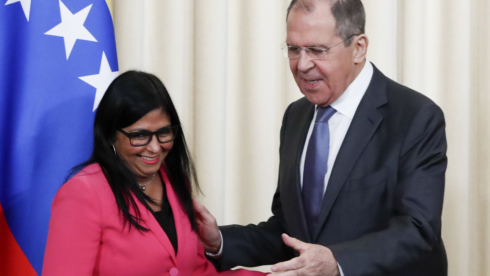 Русия увери днес Каракас в солидарността на Владимир Путин с