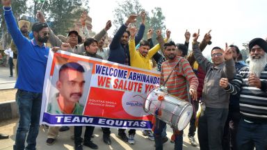  Пакистан съобщи на Индия пленения в Кашмир индийски водач 