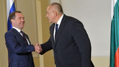  Борисов към Медведев: Полага ни се да участваме в газопреноса и тръбите ни да са цялостни 
