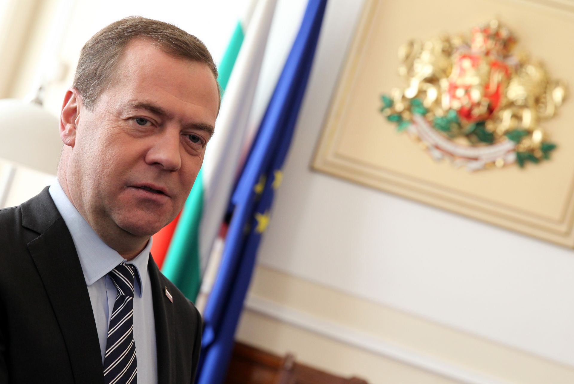 Дмитрий Медведев отвърна остро на американски посланик за Крим