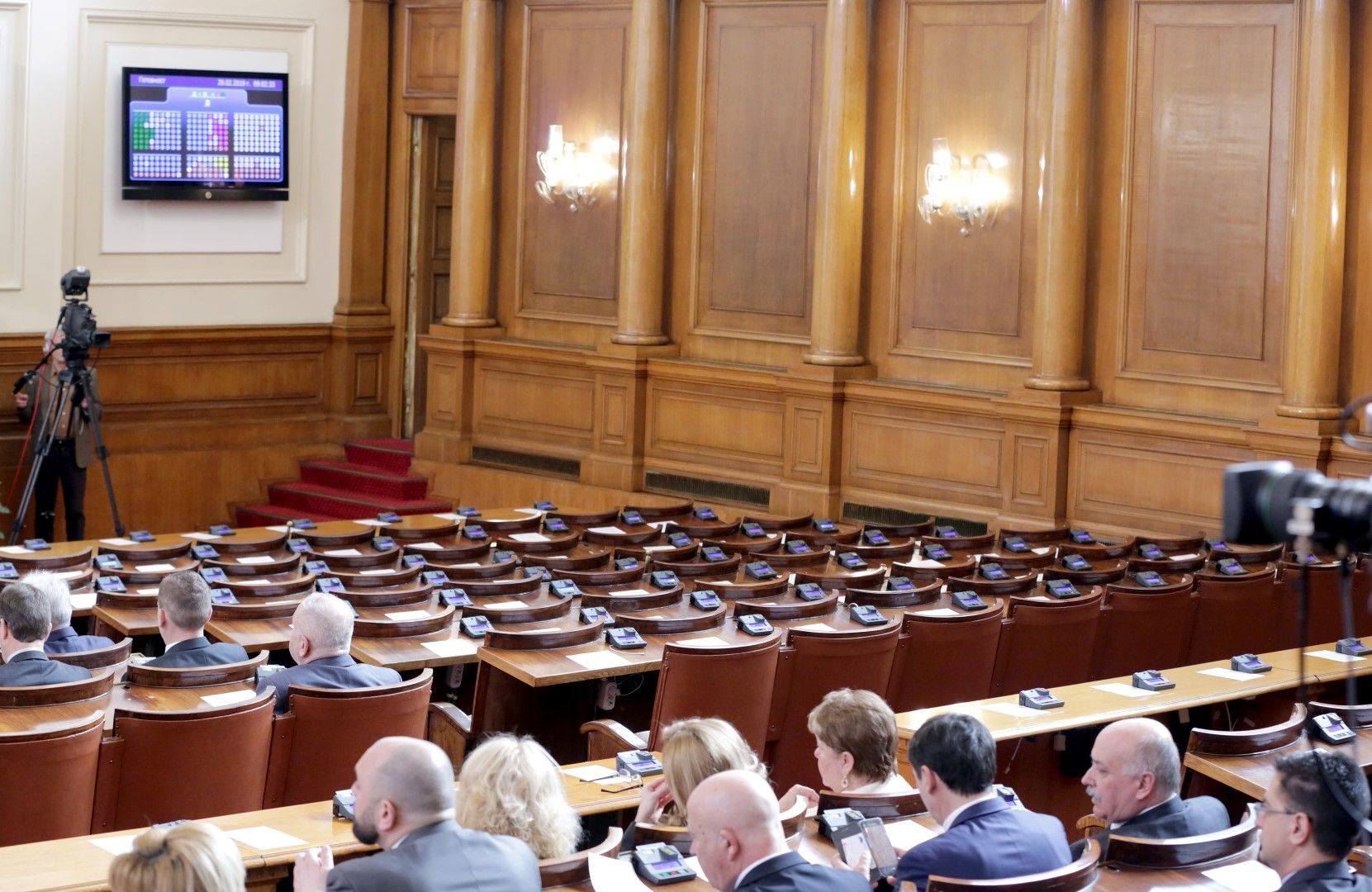 Парламентът прие без дебати на първо четене два законопроекта за промени в Закона за банковата несъстоятелност
