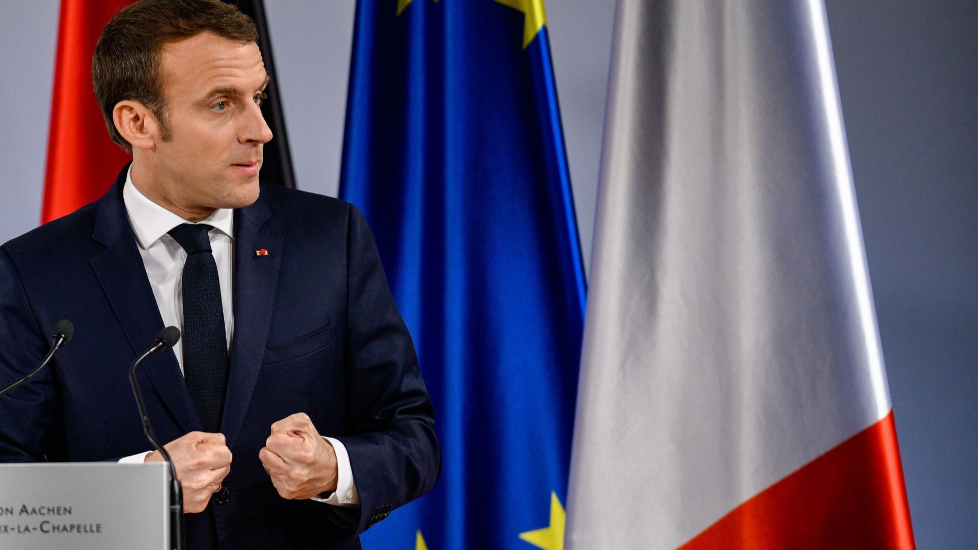 Като се обърна пряко към гражданите на Европа през главите