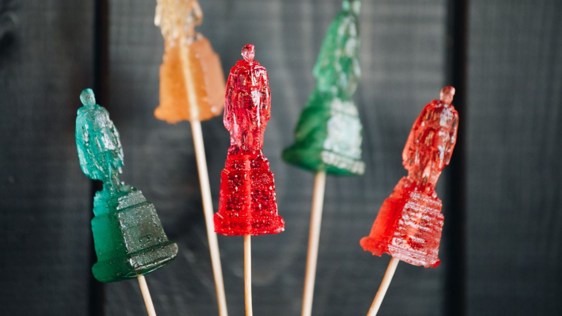 Близалки във формата на паметника на Альоша пуснаха в Пловдив