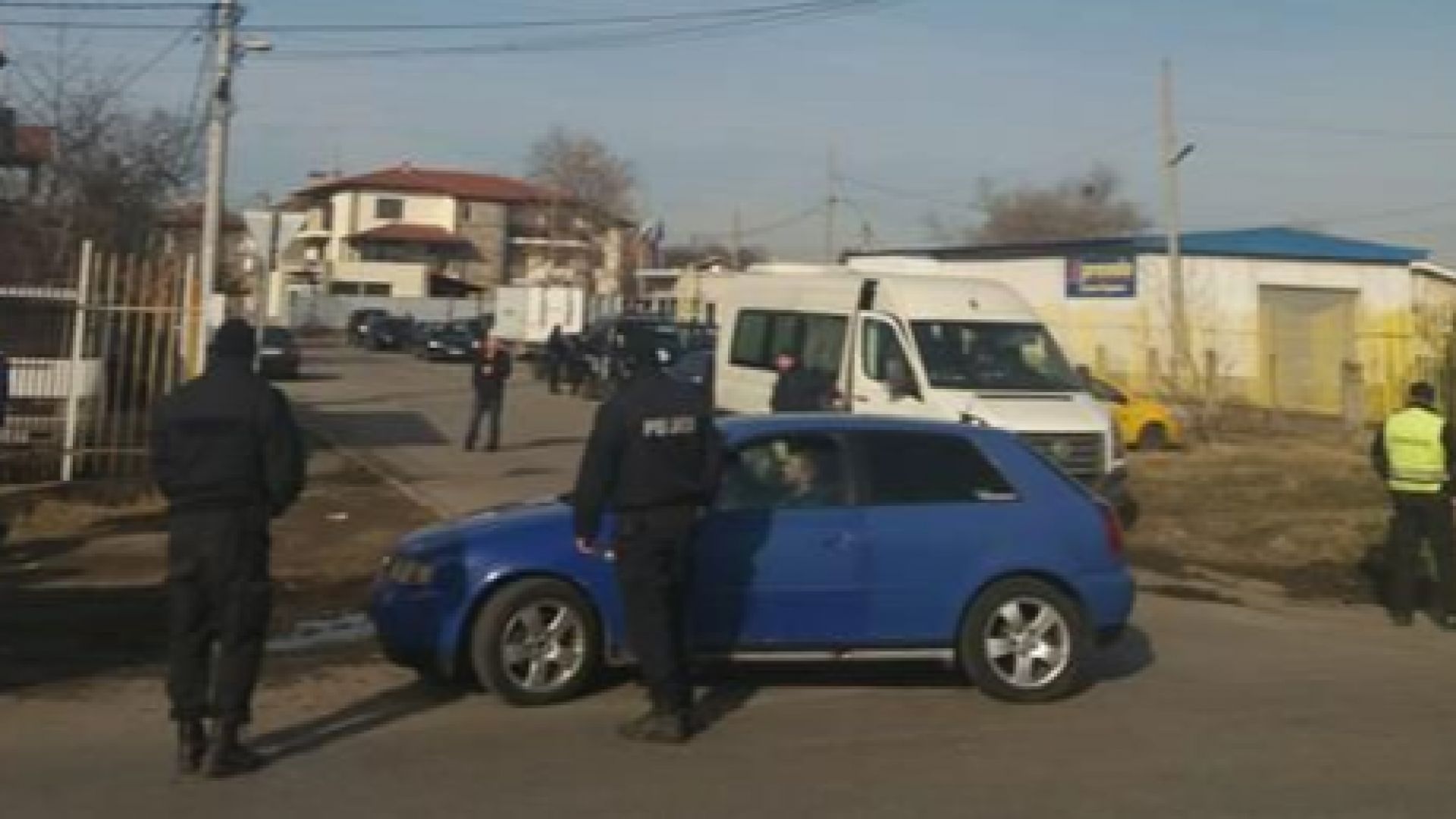 Спецпрокуратурата обвини 14 лица сред които двама столични полицаи