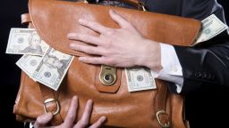Как мръсните пари купуват престиж във Великобритания