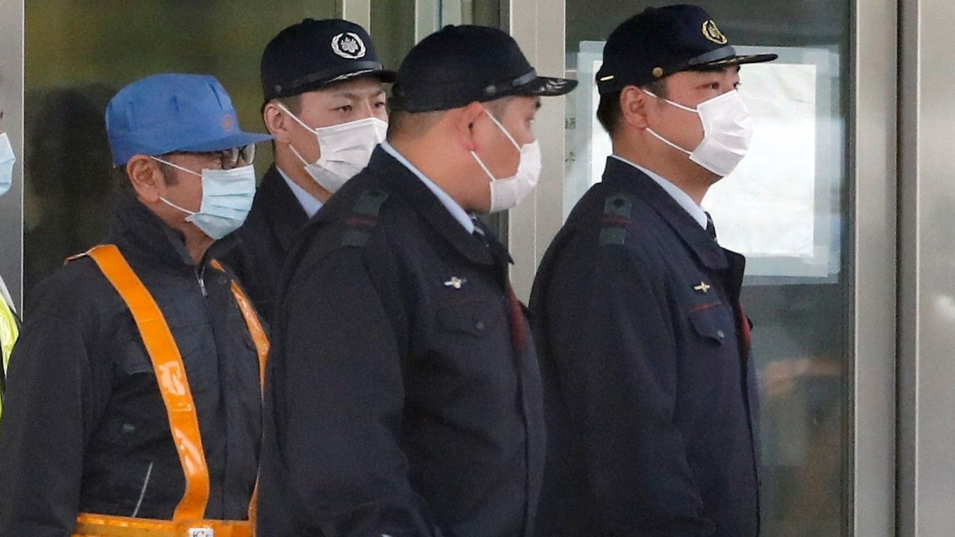 Адвокатът на бившия председател на Нисан Карлос Гон се извини