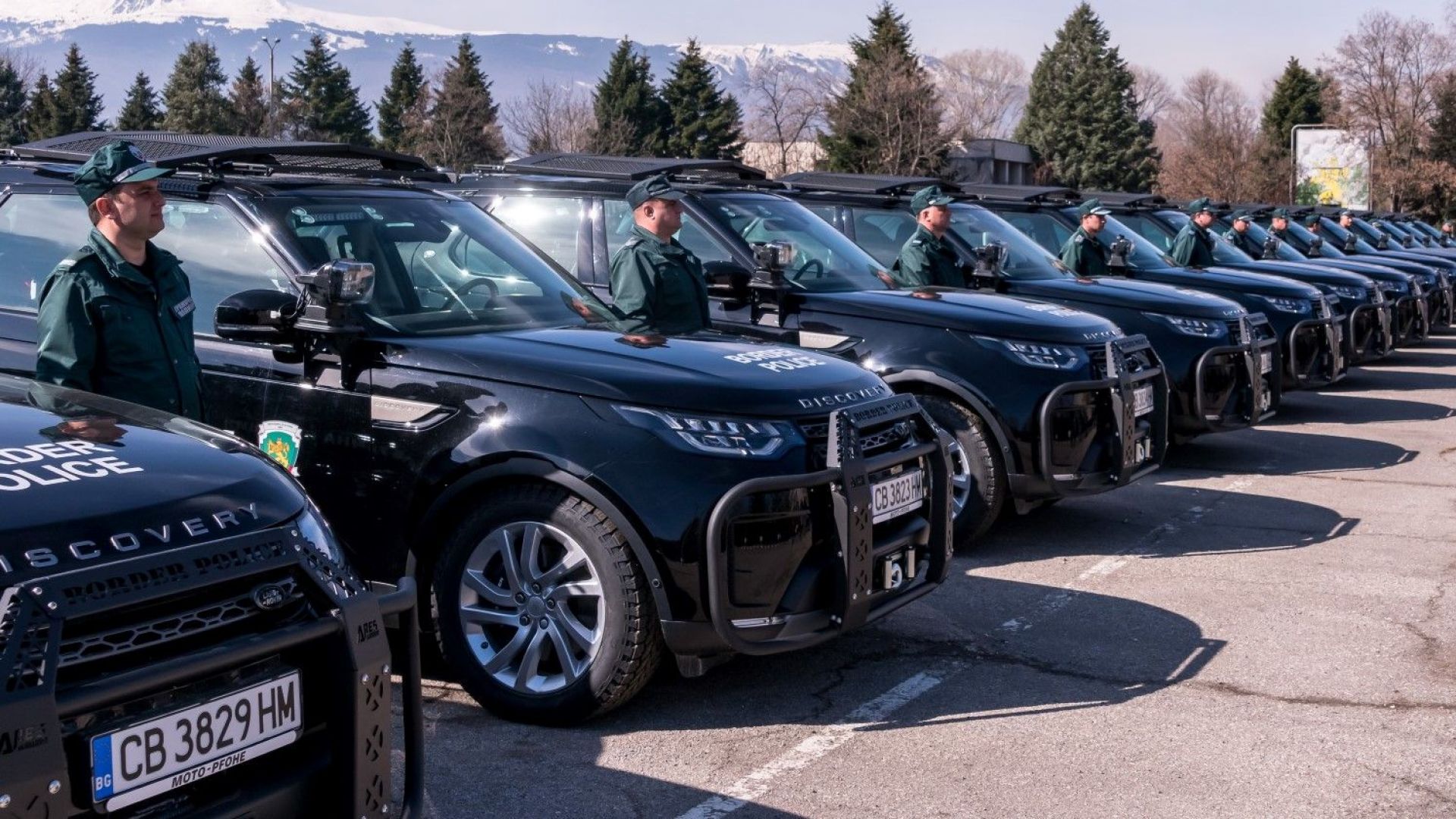 Гранична полиция получи 70 нови автомобила (снимки)