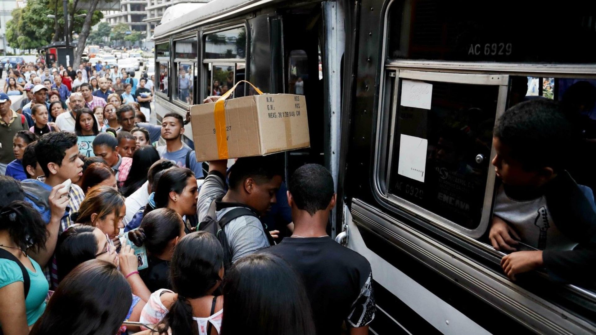 Прекъсването на електрозахранването за около 13 часа доведе до сериозни