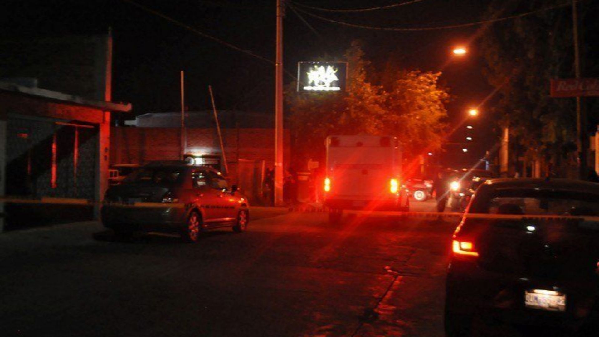 Най малко 15 мъже са загинали след стрелба в нощен клуб