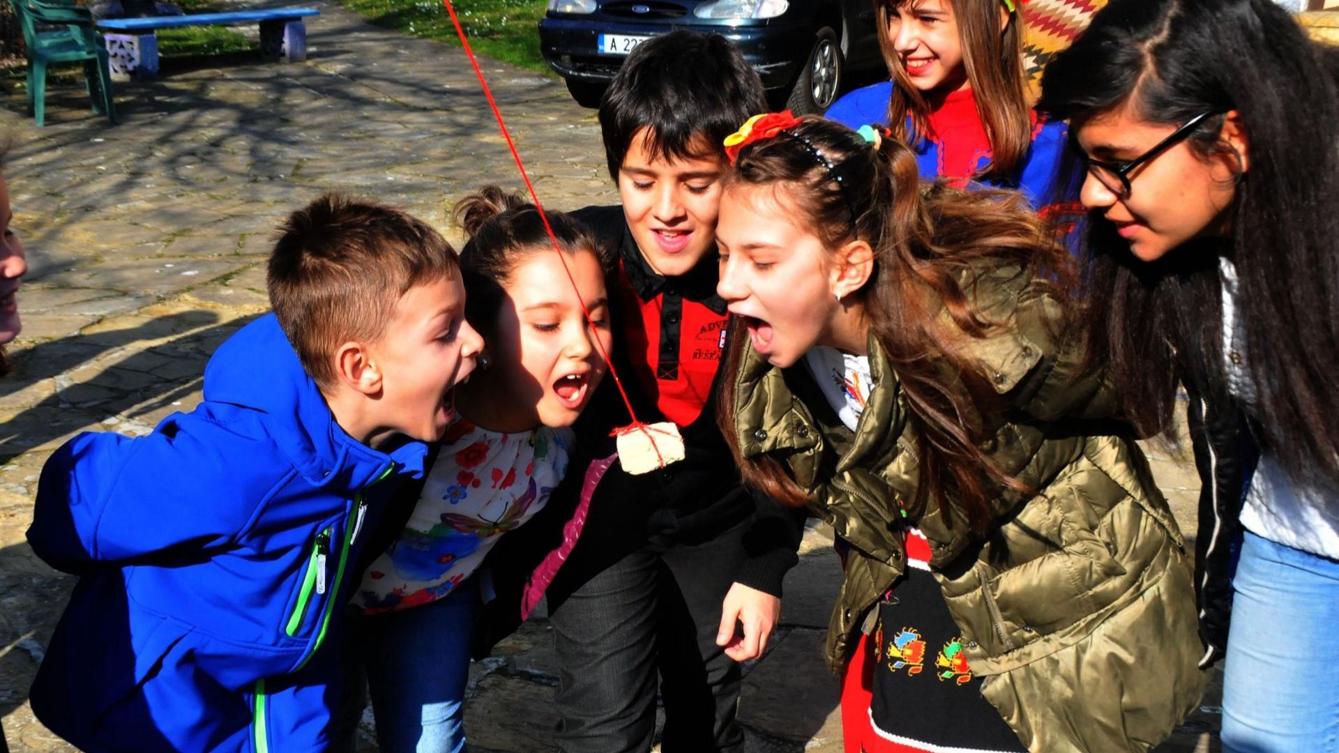 Българската православна църква почита днес църковния празник Неделя сиропустна наричан