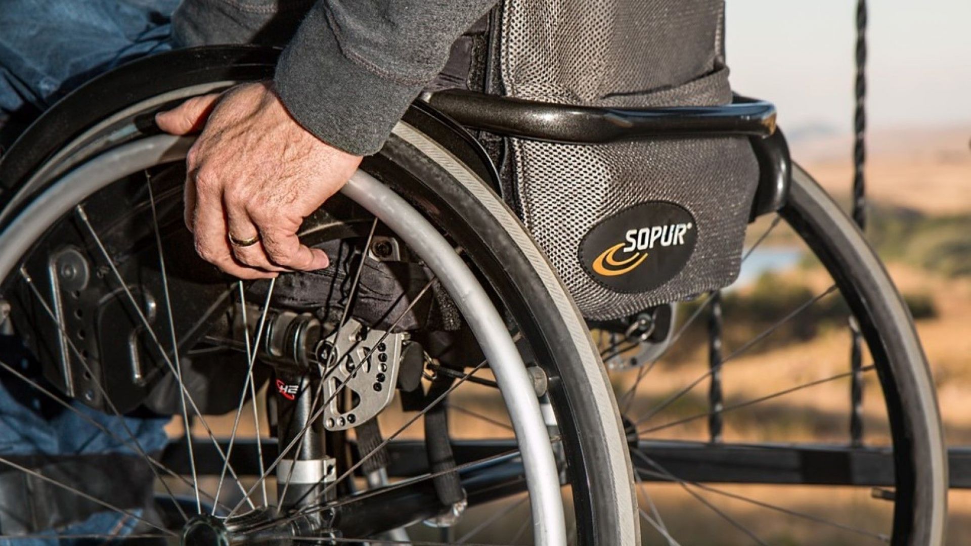 Неволи с личните асистенти: Хора с увреждания сигнализират за кражби и други проблеми
