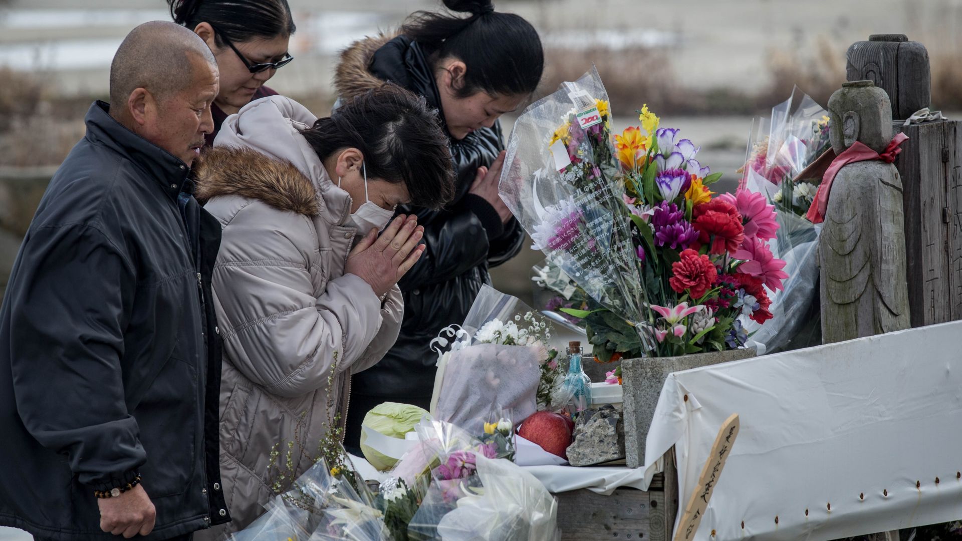 Япония отбелязва днес осмата годишнина от земетресението и цунамито довели