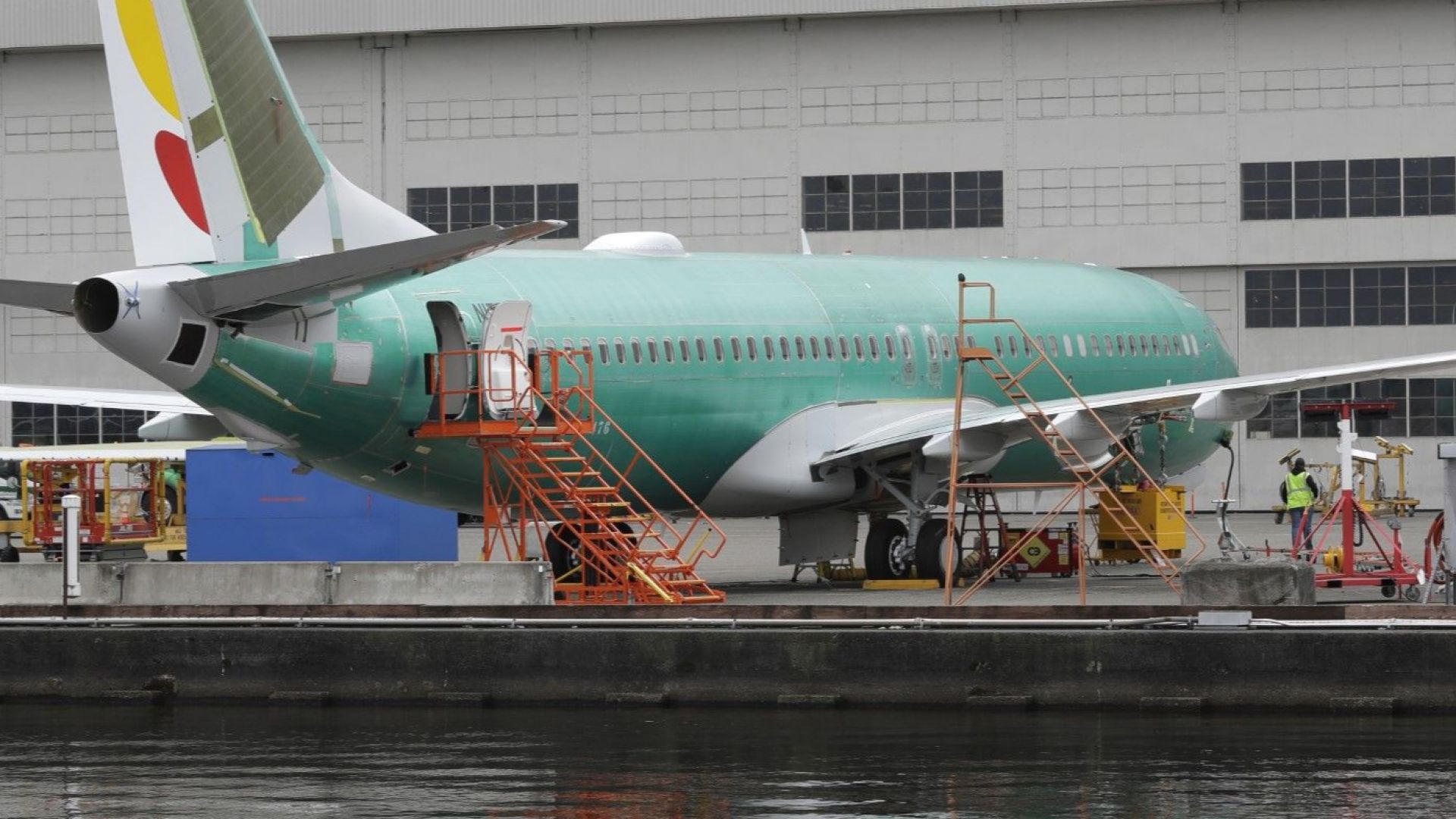 Франция Германия Ирландия и Австрия обявиха че временно затварят въздушното