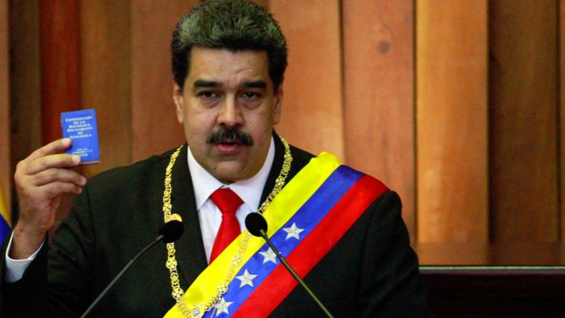Президентът на Венецуела Николас Мадуро обяви снощи победа в електрическата