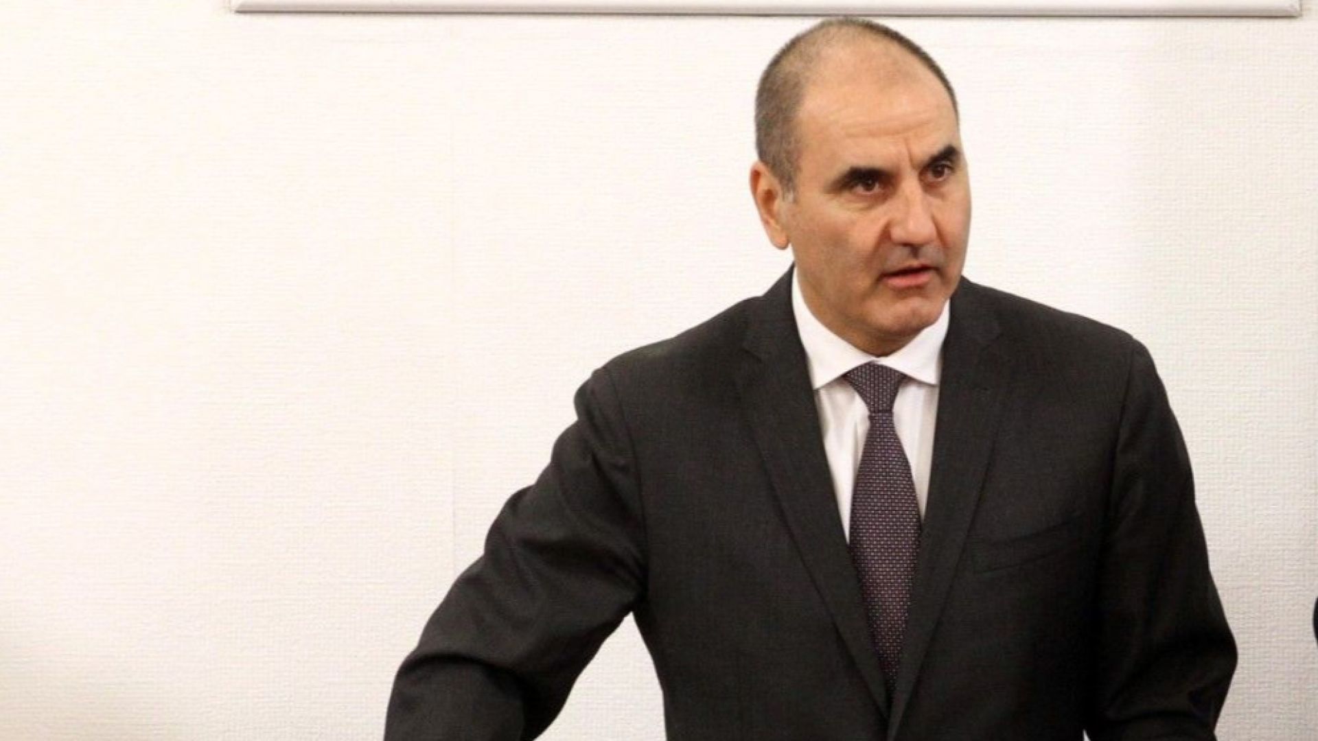 Зам председателят на ГЕРБ Цветан Цветанов защити Сергей Станишев като заяви