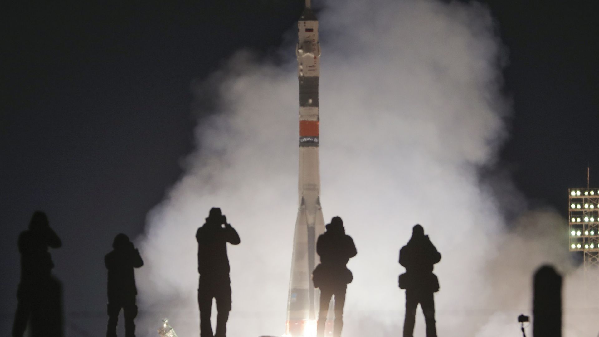 НАСА ще изпраща хора в космоса с руски ракети до края на 2020 г.