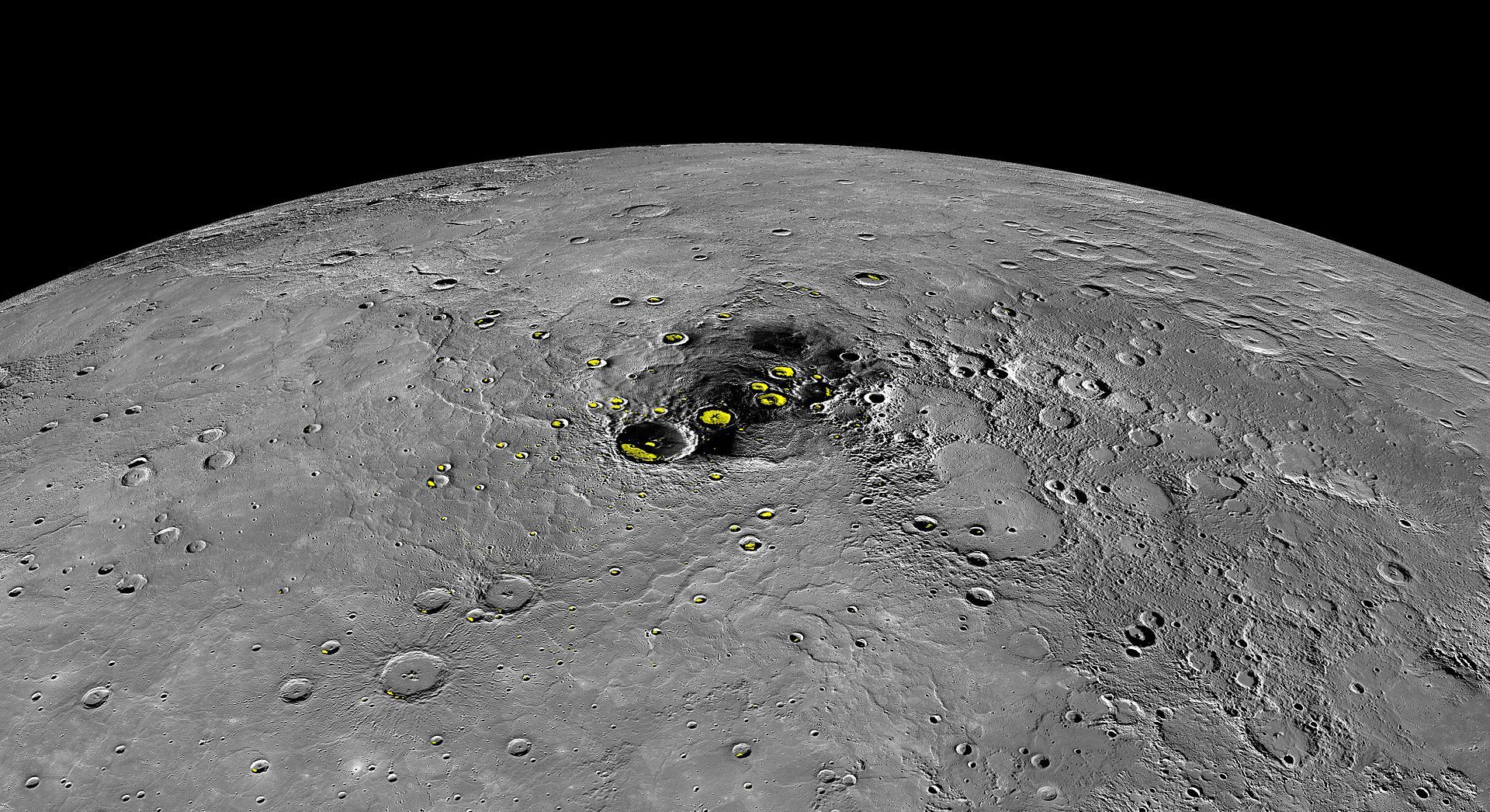 На северният полюс на Меркурий има воден лед (в жълто)