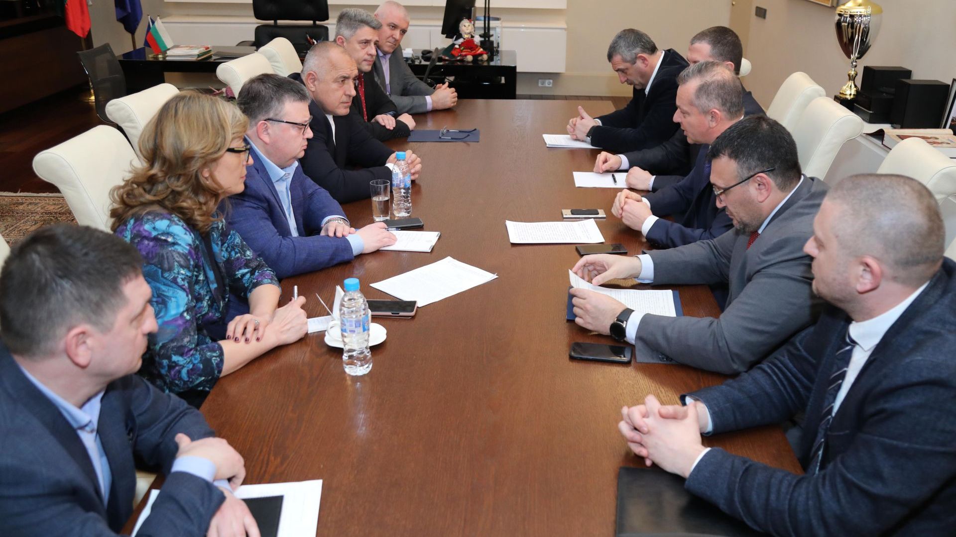 Виж още Борисов свика спецслужбите търсят българска връзка с терориста