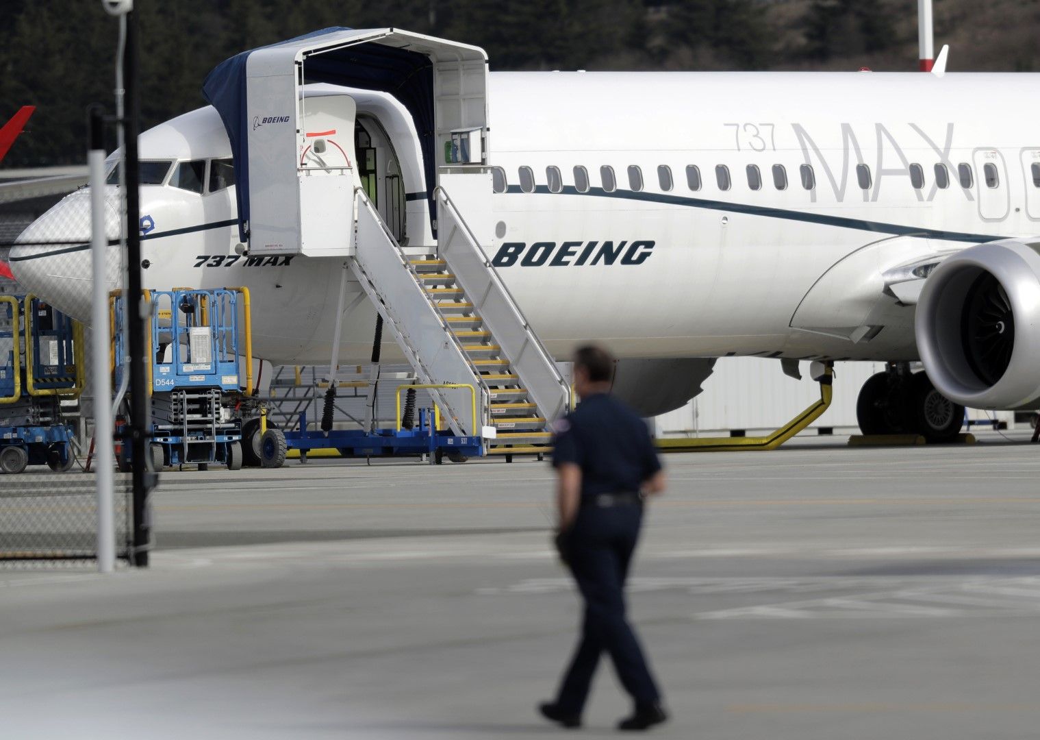 Американският самолетостроител Боинг (Boeing) съобщи днес, че е отчел загуба от близо 3 милиарда долара