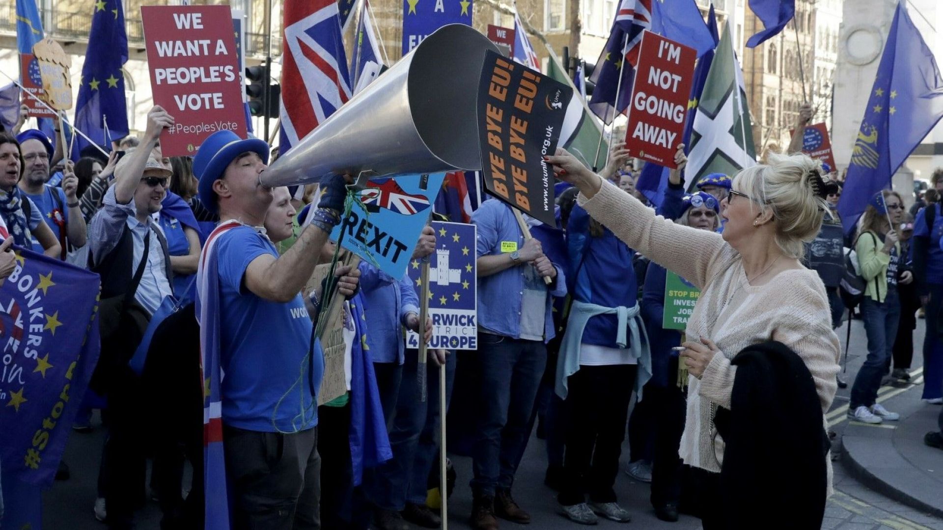 Британският премиер Тереза Мей предупреди в авторска статия от днес