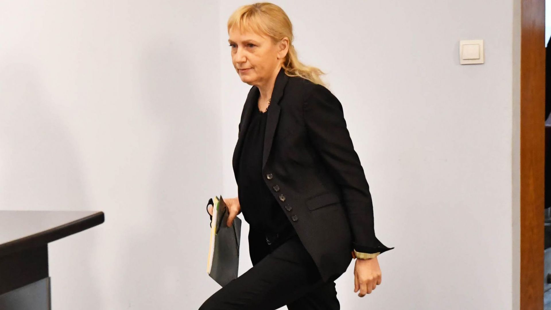 Елена Йончева е водачът в листата на БСП 