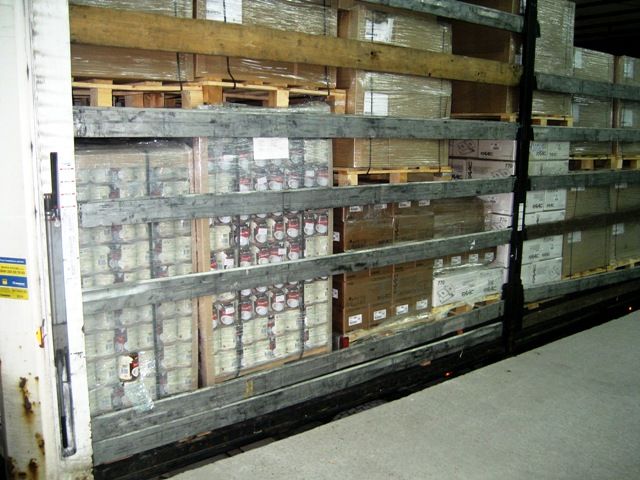 По данни на Агенция "Митници" общият капацитет на регистрираните производствени мощности за етилов алкохол е над 300 000 лира средно дневно (снимка архив)