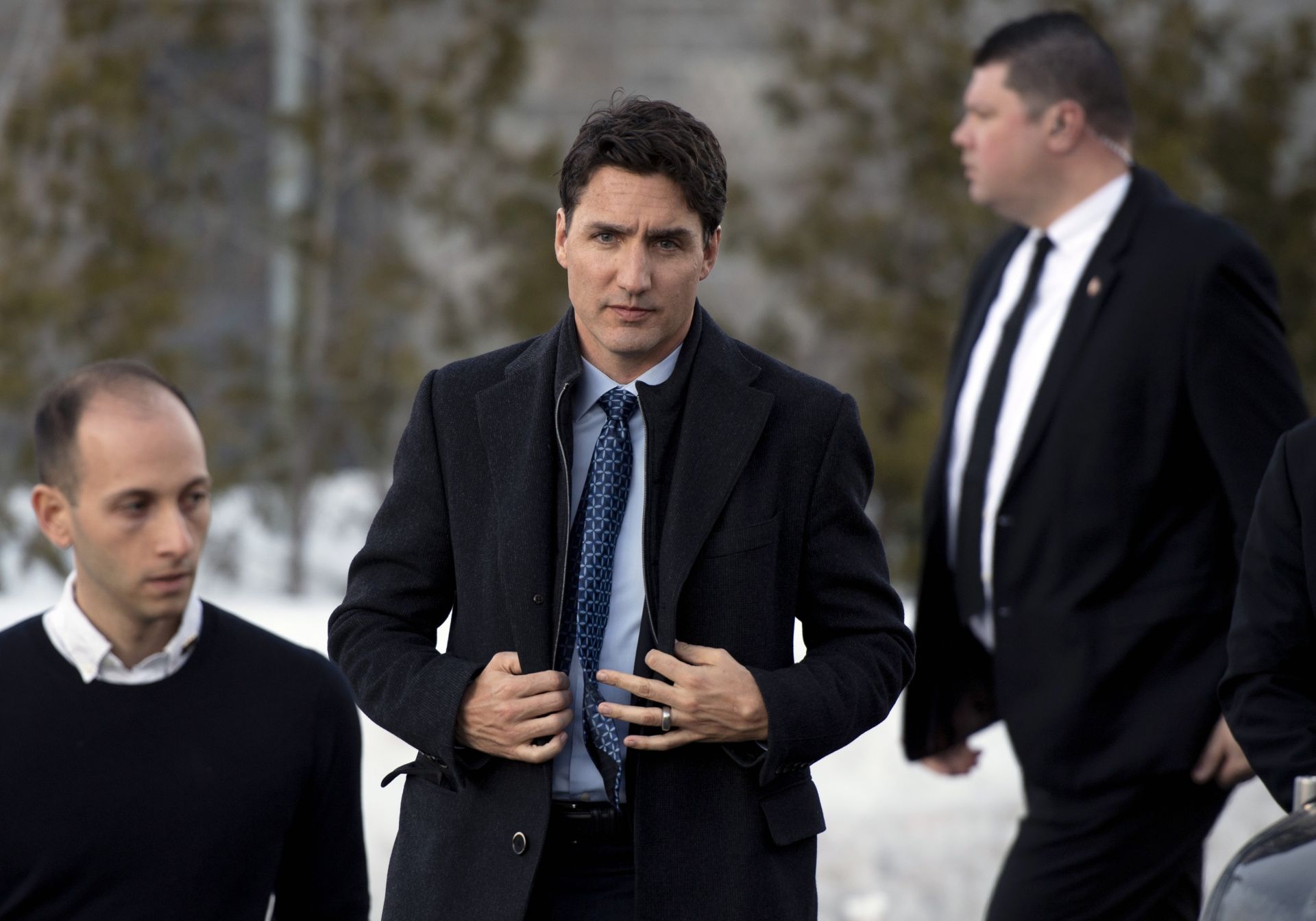 Канадският премиер Джъстин Трюдо (в средата)