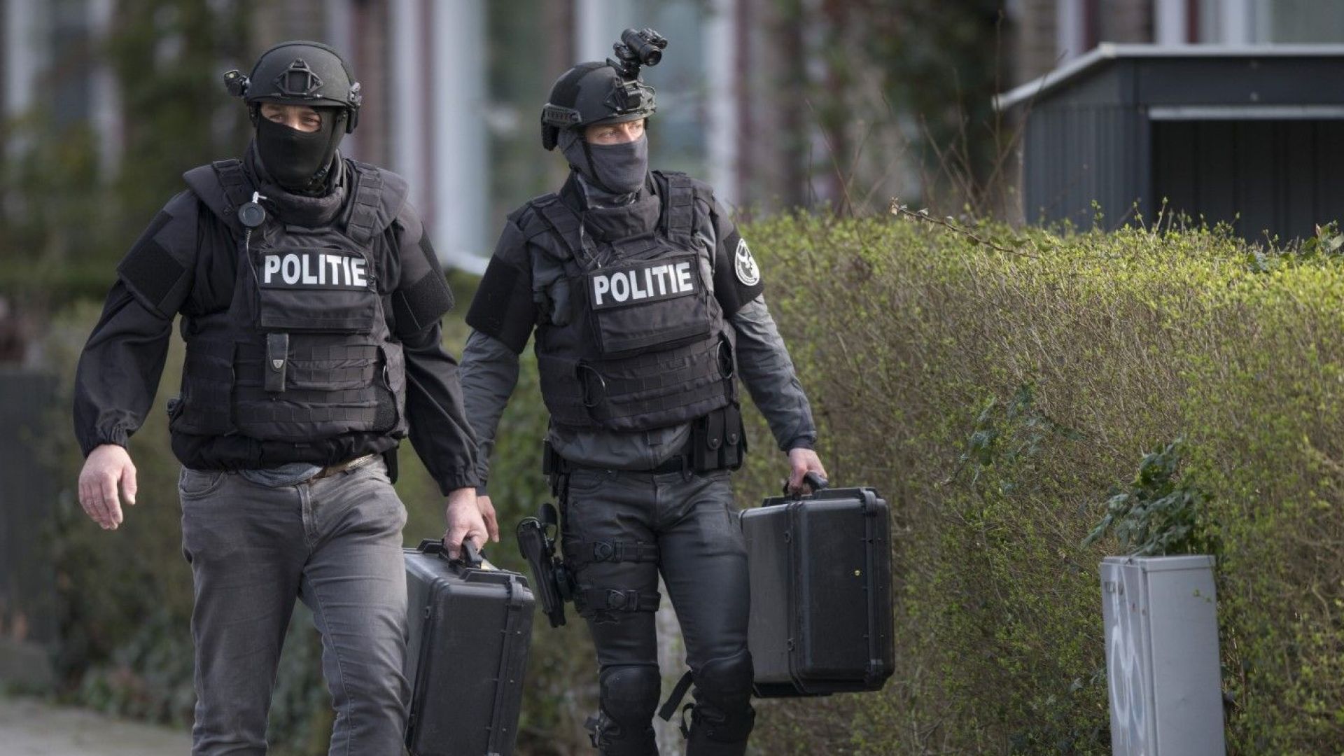 Трети заподозрян е бил арестуван след стрелбата в трамвай в