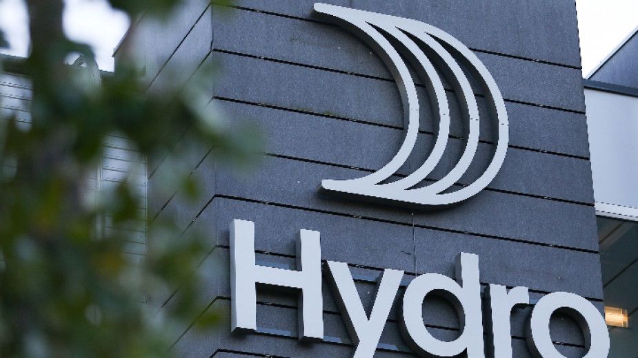 И без днешната мащабна кибератака акциите на Norsk Hydro се намират в силно низходящо движение
