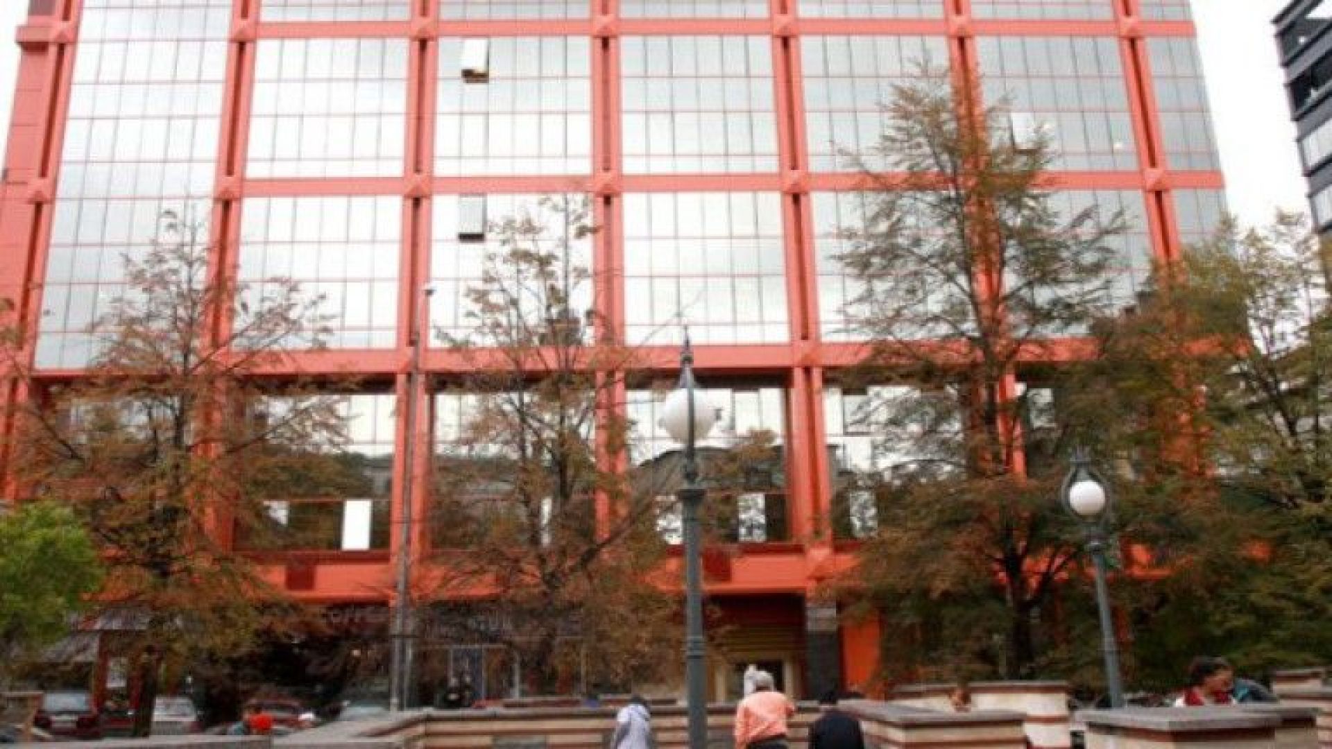 Две седмици преди крайния срок само 29 партии от всичките