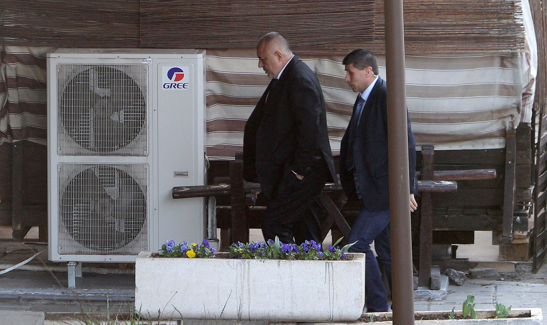 Бойко Борисов пристигна рано сутринта в централата на ГЕРБ