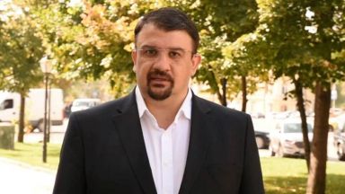 Депутатът от Продължаваме промяната Настимир Ананиев коментира че казусът с