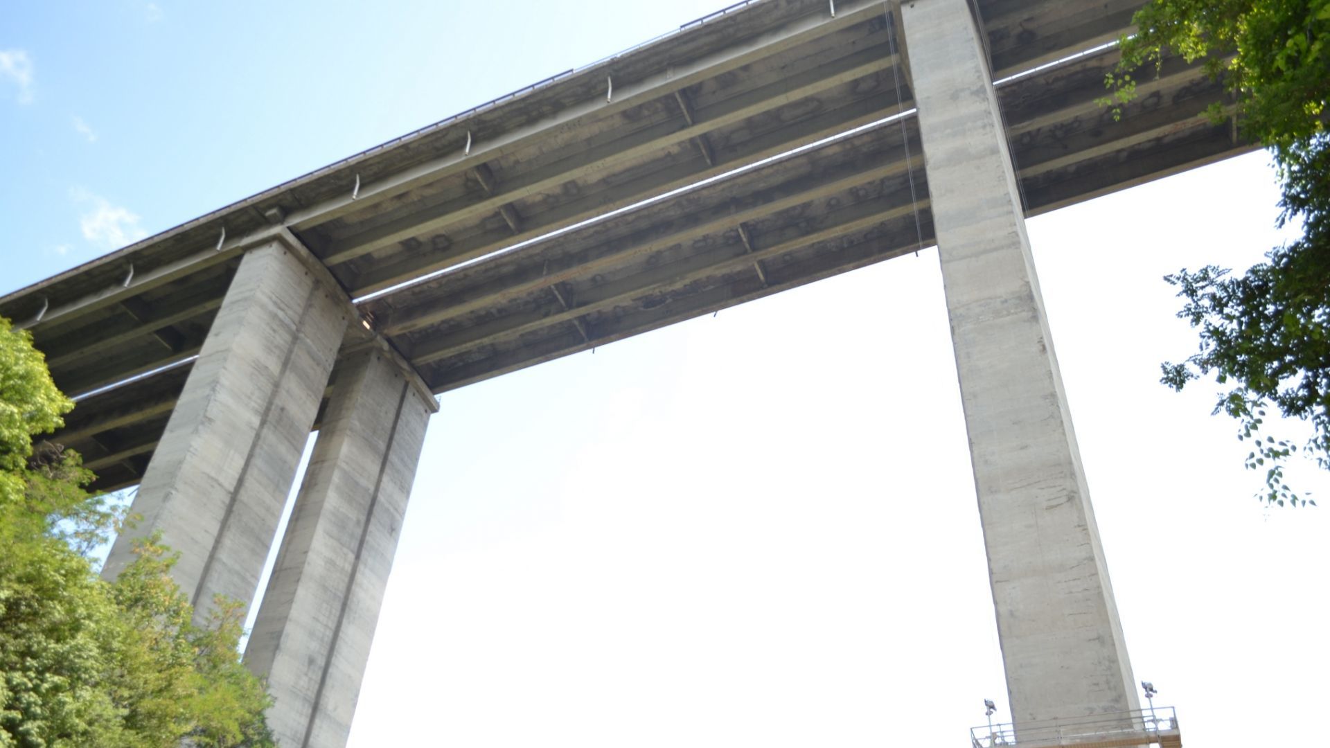 35 годишна жена е скочила от най високия виадукт на магистрала Хемус