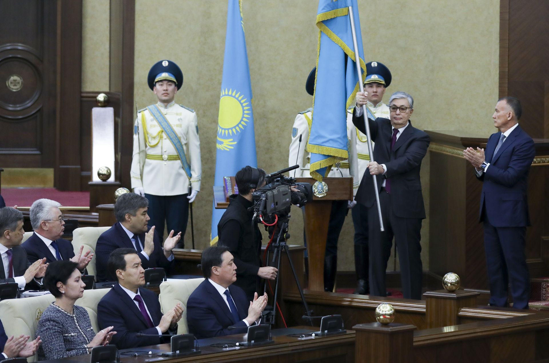 Касим-Жомарт Токаев положи клетва и прие днес поста и.д. президент на Казахстан