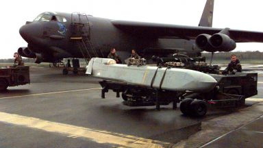 Сърбия отбелязва днес 24 ата годишнина от началото на бомбардировките на