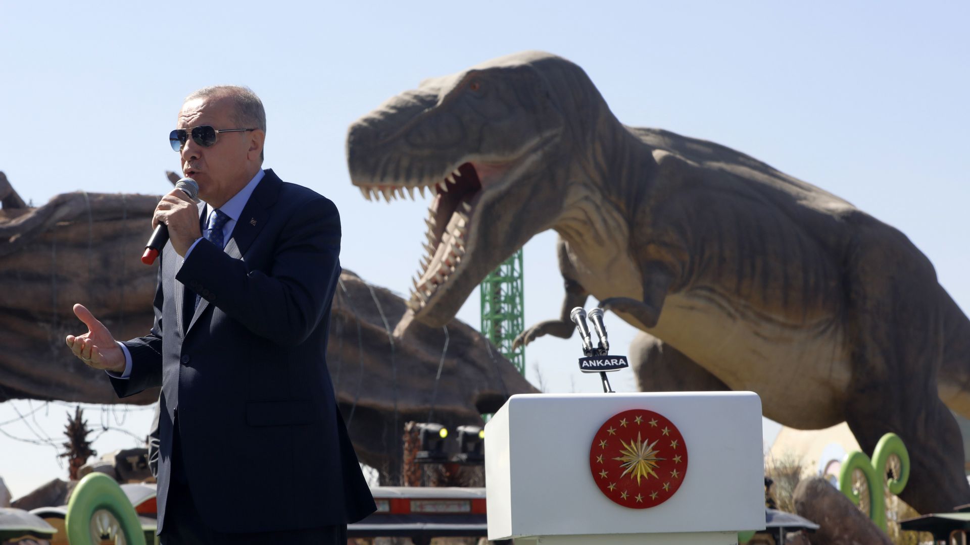 Ердоган откри най-големия увеселителен парк в Турция