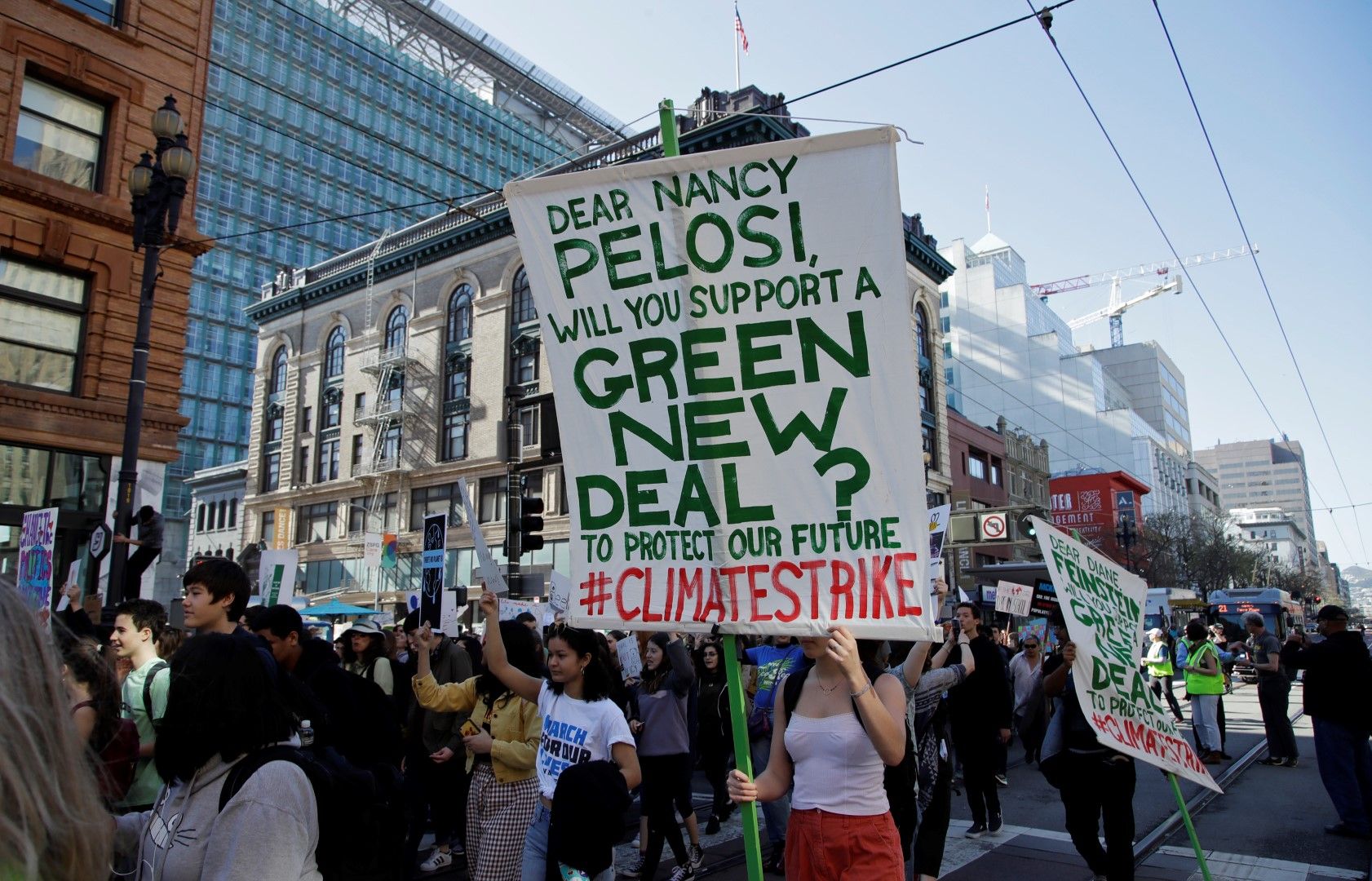 Американските ученици настояха Нанси Пелоси да подкрепи в Конгреса така наречения "Зелен Нов курс"