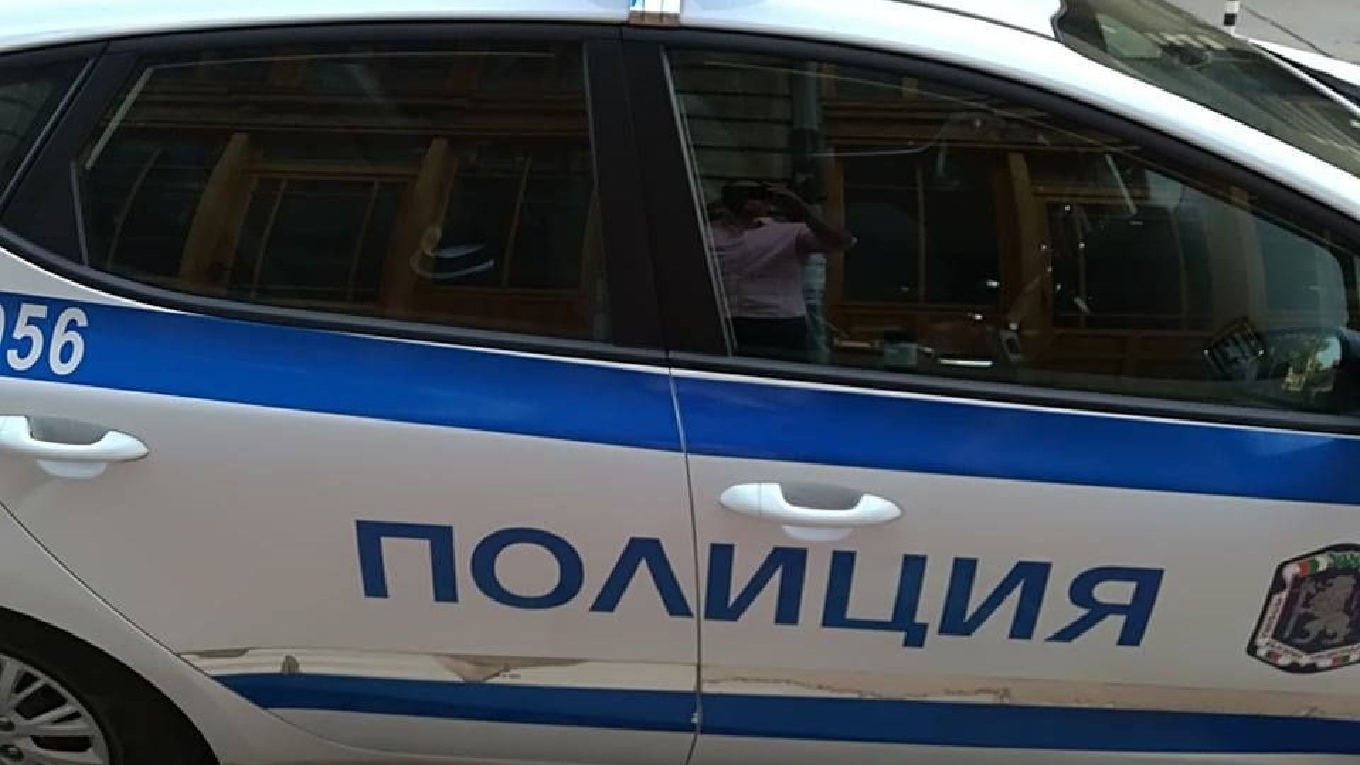 Издирват извършителя на въоръжен грабеж на магазин в Самоков