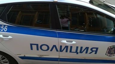 Полицията в Банско издирва стрелец който е открил огън по