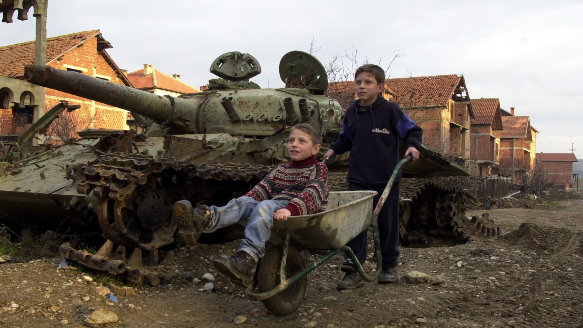 Руският външен министър Сергей Лавров заяви че западните страни прикриват