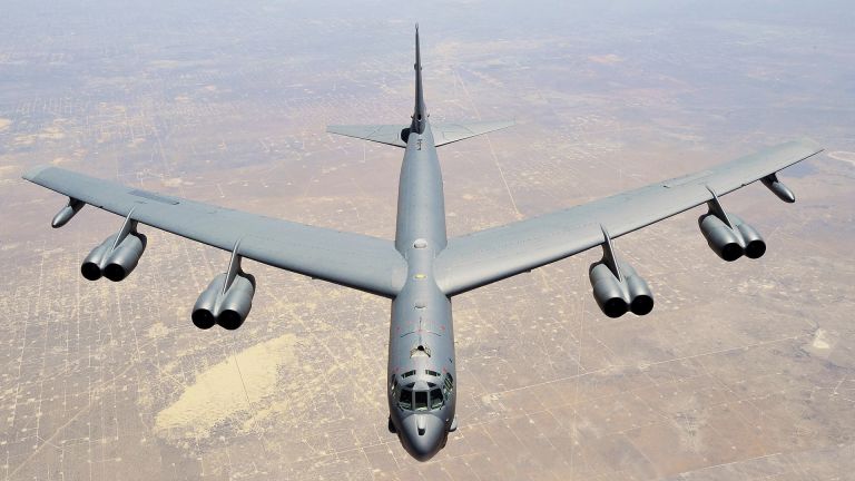 Какво знаем за американския бомбардировач B-52