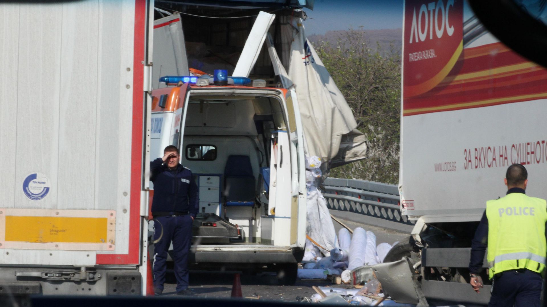 Два камиона катастрофираха на АМ "Тракия"