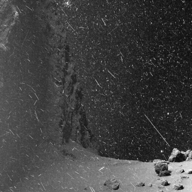 Сняг вали на кометата 67P/Чурюмов-Герасименко