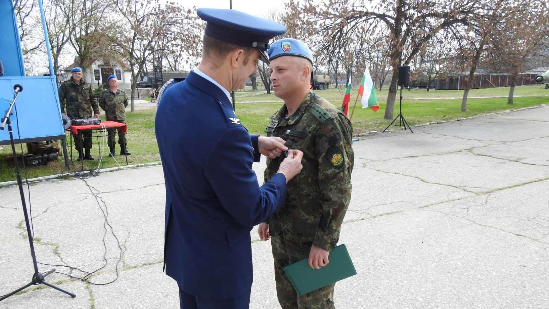 Български офицер получи американски медал   